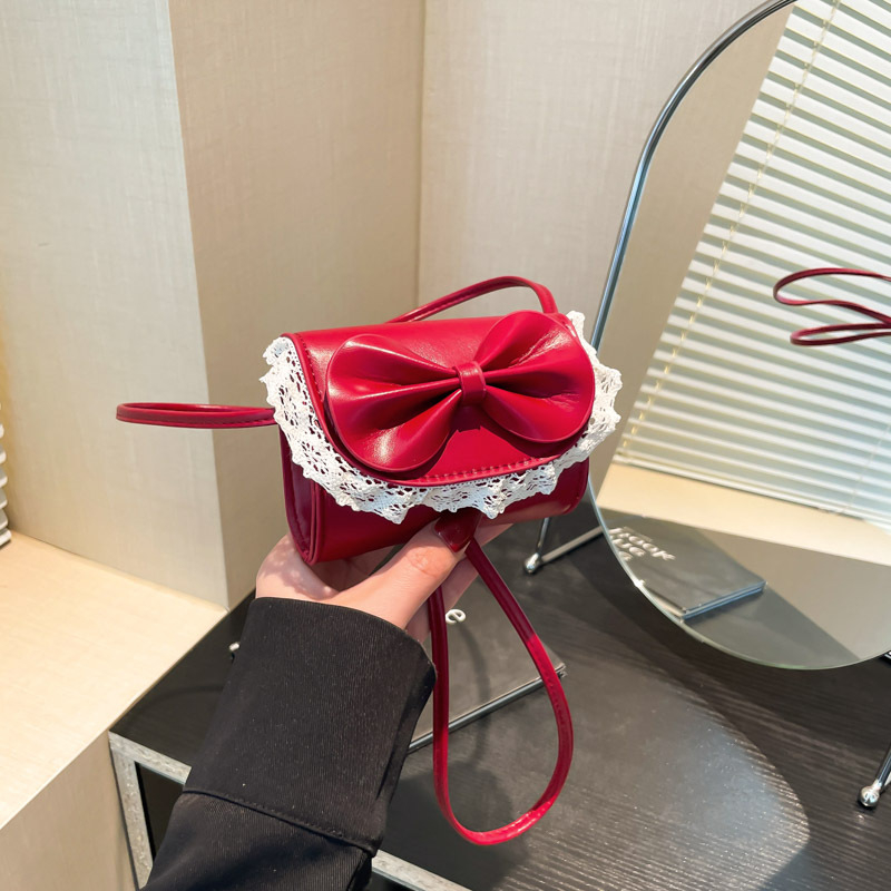 Geantă mini pentru femei, design de nișă, geantă mini pentru ruj, 2025 modă nouă, purtare pe umăr sau crossbody