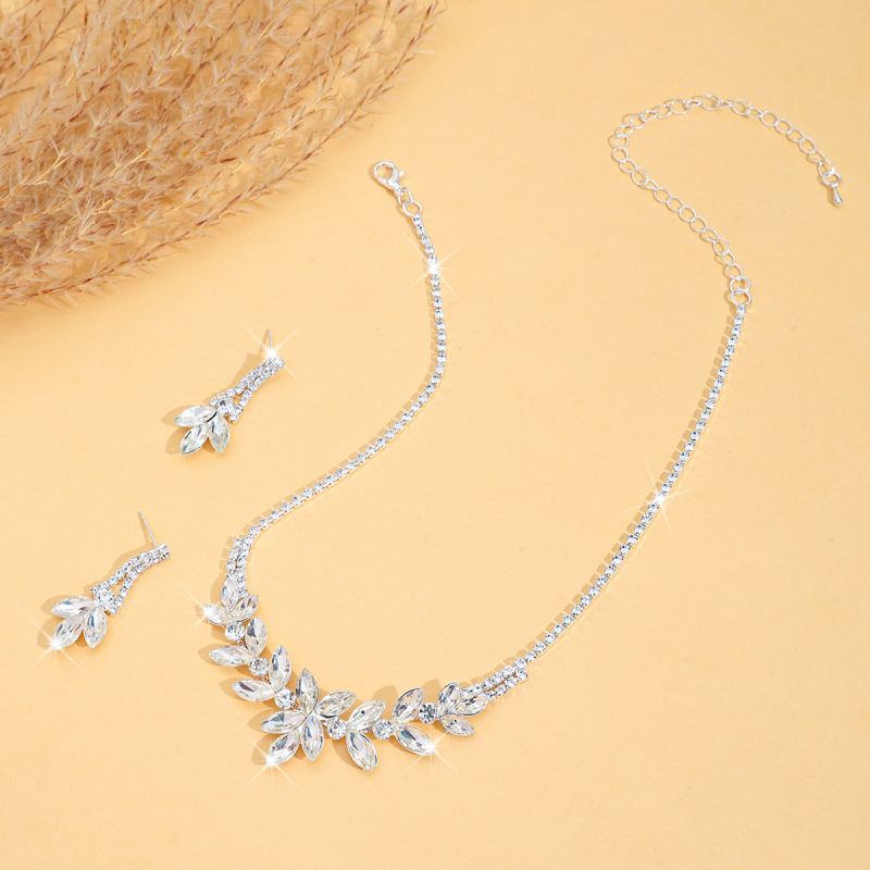 Set de bijuterii din rhinestone: colier și cercei, pandantive inimă, lacrimă sau clopot, accesorii pentru rochia de mireasă