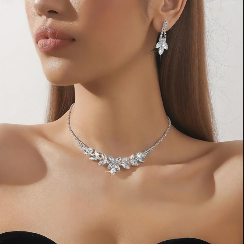 Set de bijuterii din rhinestone: colier și cercei, pandantive inimă, lacrimă sau clopot, accesorii pentru rochia de mireasă