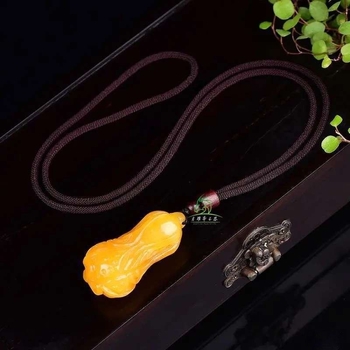 Pandantiv din jad în formă de varză, dragon galben