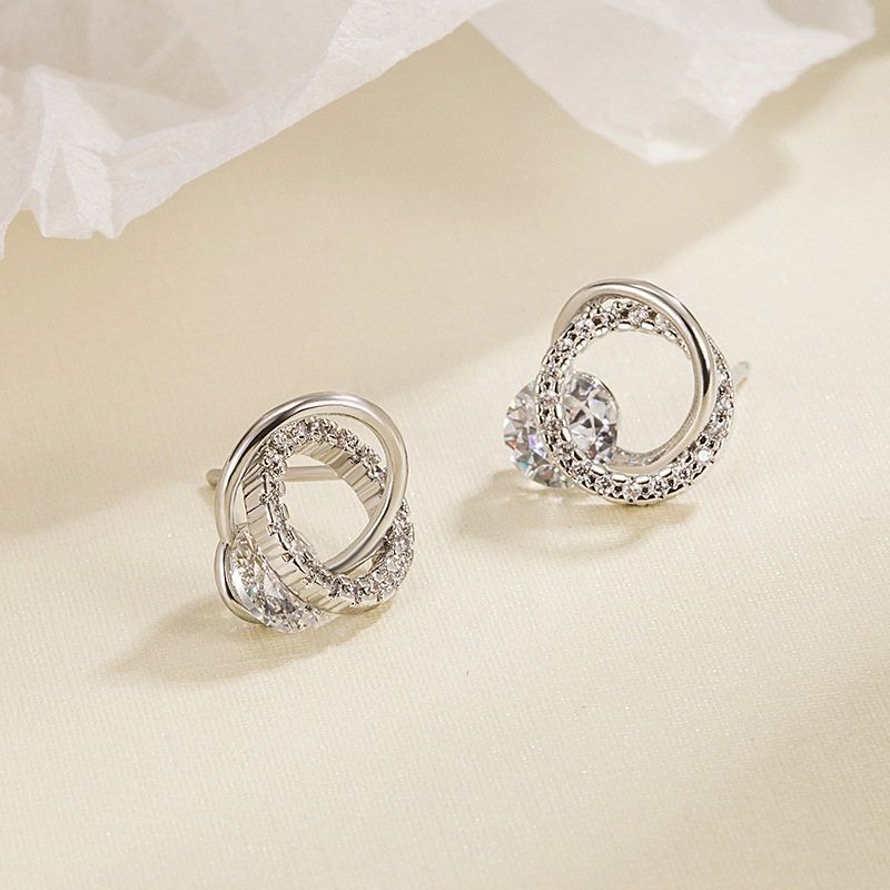 Cercei stud cu zirconiu, cu inel circular, pentru femei, design sofisticat, lux discret