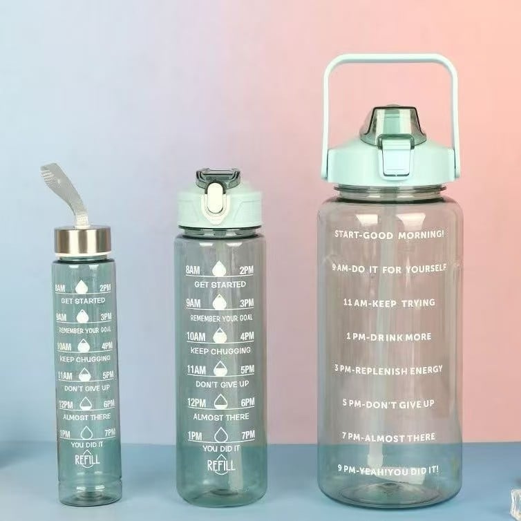 Set de trei pahare transparente din plastic cu pai, pentru utilizare în aer liber