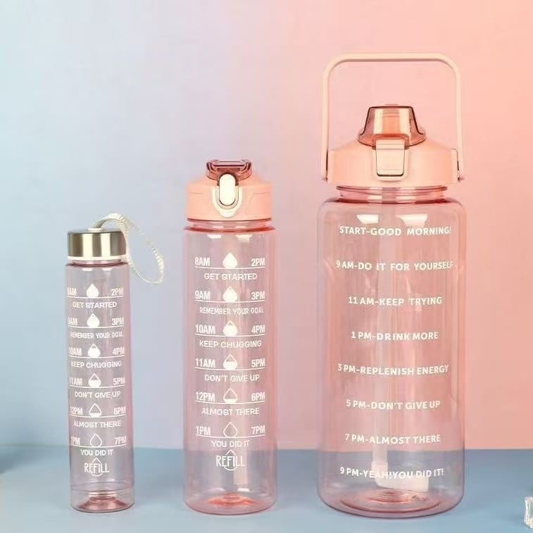 Set de trei pahare transparente din plastic cu pai, pentru utilizare în aer liber