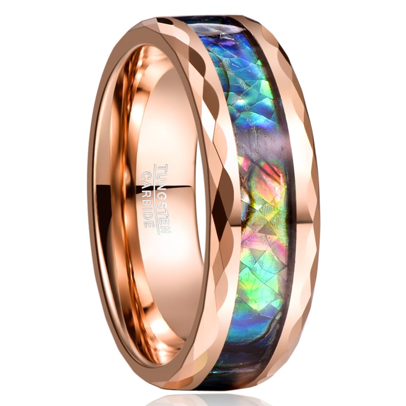În stoc: inel masculin din tungsten-carbid, placat roz electro, margini facetate și inserție din scoică de abalón