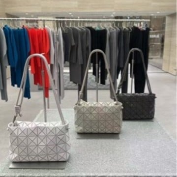 Model japonez nou: geometriu romb quiltat cu șnur, geantă tofu pătrată pentru femei, crossbody/umar, ediție limitată mai 2026.