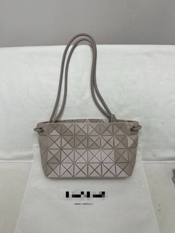 Model japonez nou: geometriu romb quiltat cu șnur, geantă tofu pătrată pentru femei, crossbody/umar, ediție limitată mai 2026.