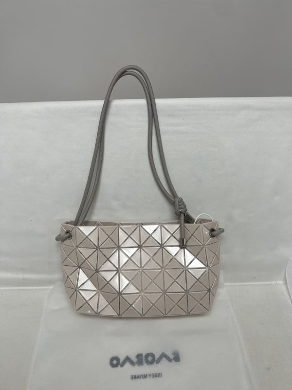 Model japonez nou: geometriu romb quiltat cu șnur, geantă tofu pătrată pentru femei, crossbody/umar, ediție limitată mai 2026.