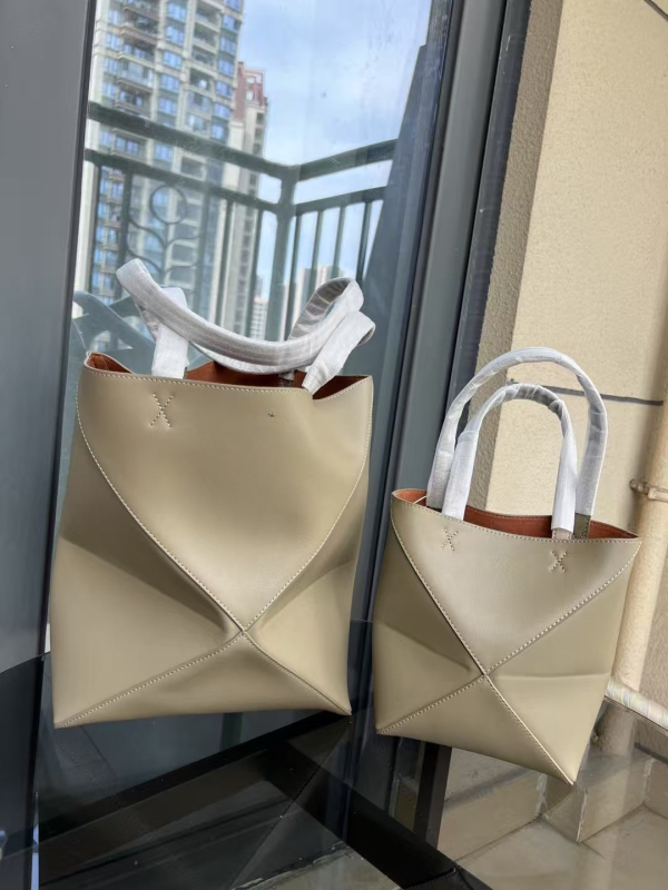 Geantă tote din piele naturală, geometrică, pliabilă, pentru femei