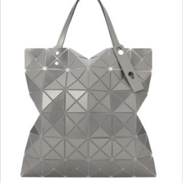 Geantă mini geometrică în formă de romb, accesorii metalice albe, 6 compartimente, PVC