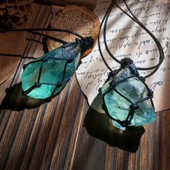 Colier cu pandantiv împletit din fluorită naturală, albastru-verde