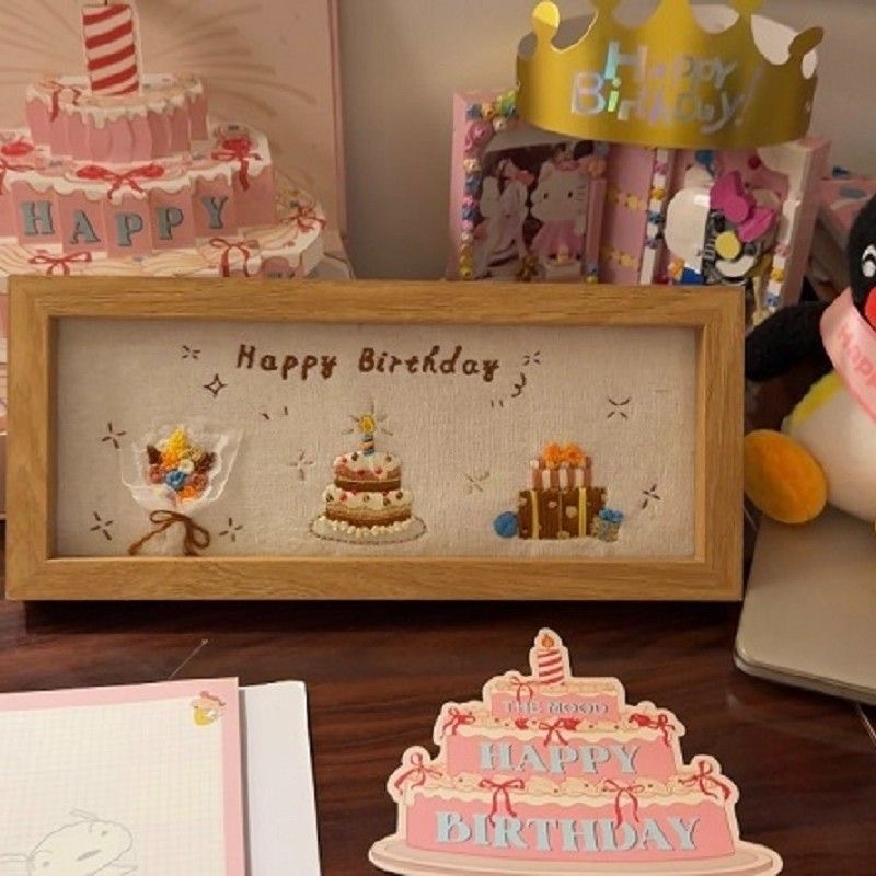 Ramă foto cusută manual – kit DIY pentru aniversare, decor simplu, cadou pentru prieteni