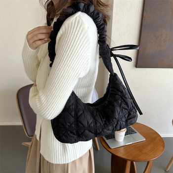 Geantă crossbody minimalistă în formă de nor pentru femei, casual și versatilă
