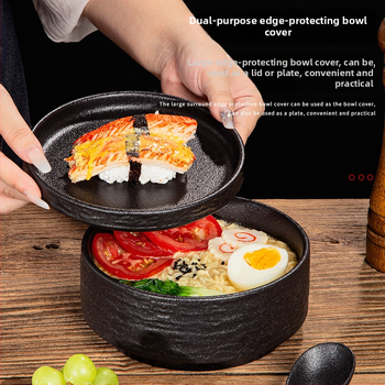 Fedéllel ellátott porcelán tálak – készlet instant tészta, saláta és sushi számára; átmérő 16–17 cm; kör alakú forma, matt felület; modernista stílus; mindennapi és diákhasználatra alkalmas.