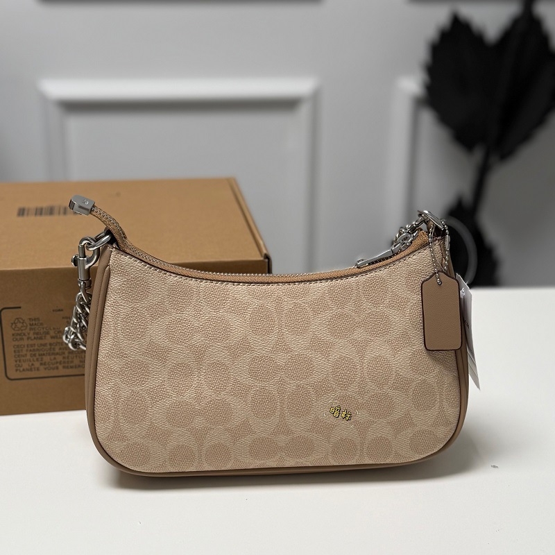 Geantă de femei cu imprimeu vintage și lanț, mică, potrivită pentru purtare pe umăr sau crossbody, utilizare zilnică.