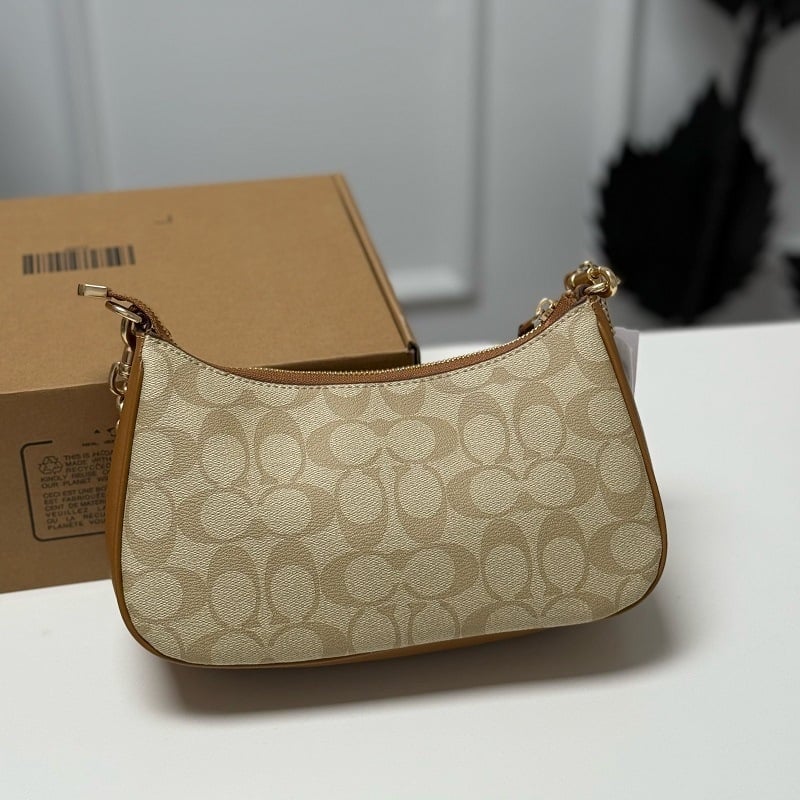 Geantă de femei cu imprimeu vintage și lanț, mică, potrivită pentru purtare pe umăr sau crossbody, utilizare zilnică.