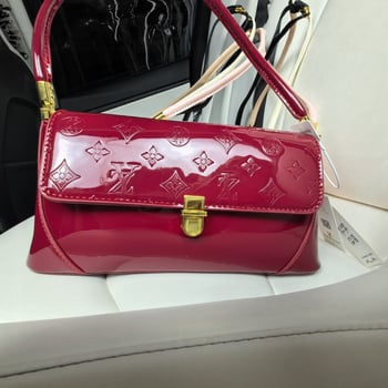 Geantă pentru femei din piele cu patent, 2026, elegantă și versatilă, purtată pe umăr sau crossbody, design de nivel înalt