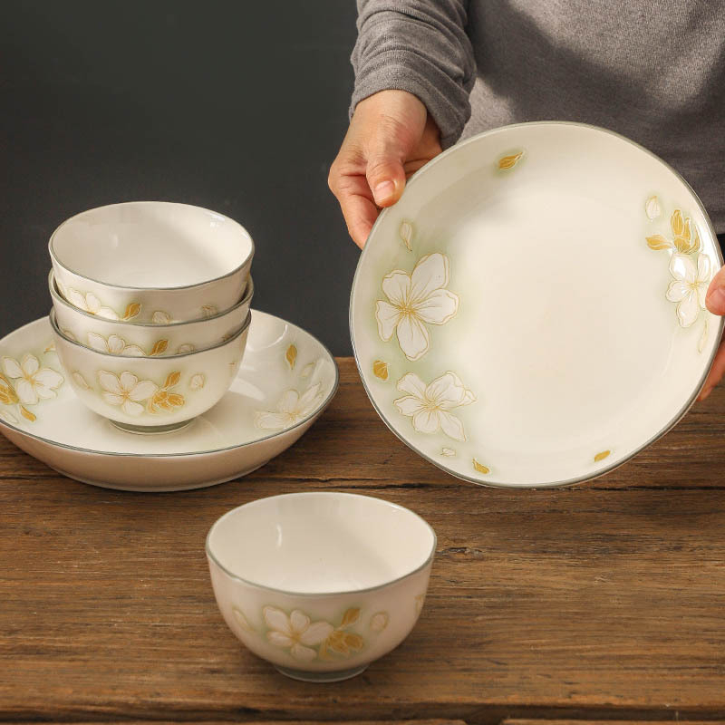Set cadou de vase și farfurii ceramice în stil japonez, cu glazură sub glazură, model floral, formă rotundă, diametrul 11–11.9 cm, compatibil cu microunde