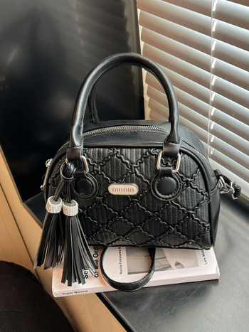 Geantă damă cu model în carouri, lux ușor, crossbody pe umăr, fermoar, mărime medie