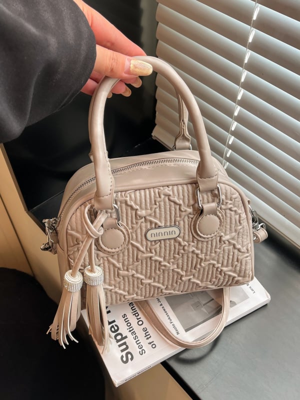 Geantă damă cu model în carouri, lux ușor, crossbody pe umăr, fermoar, mărime medie