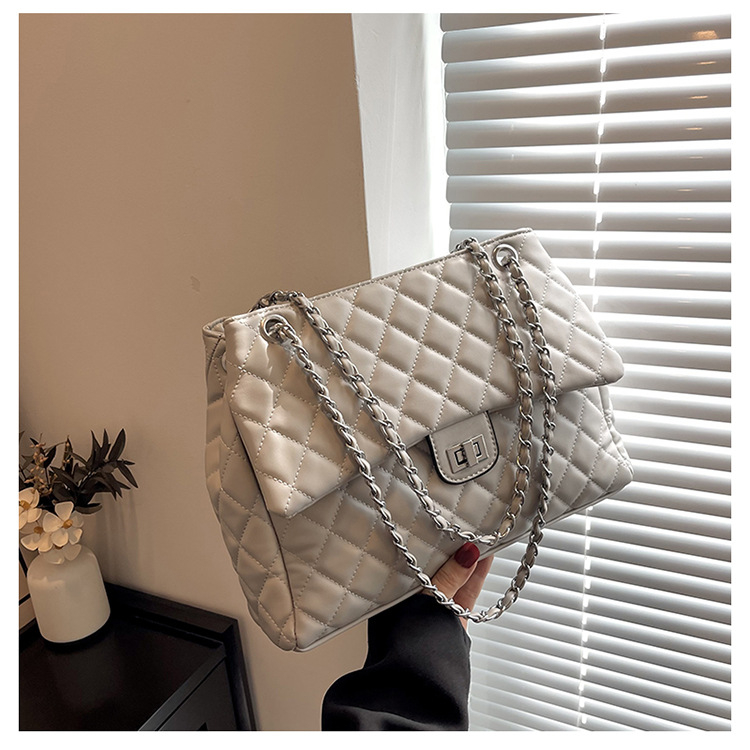 Geantă tote cu lanț pentru subraț, femei, capacitate mare, quilt diamant, curea crossbody peste umăr, broderie cu fir, iarna 2025