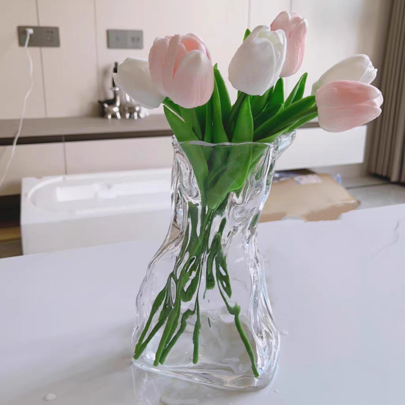 Vază din sticlă transparentă, asimetrică, în stil minimalist, pentru decorul sufrageriei și aranjamente florale
