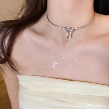 Colier choker eteric cu fundita din zircon lucios si ciucuri – lux usor