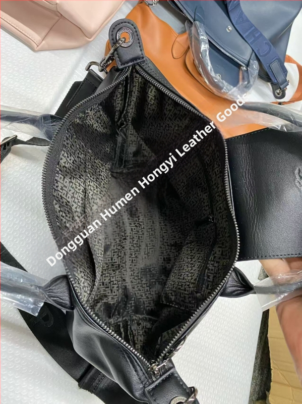 Taška na knedle z pravej teľacej kože, malá veľkosť, crossbody a do ruky, priestranná taška na každodenné nosenie s textúrovanou povrchovou úpravou
