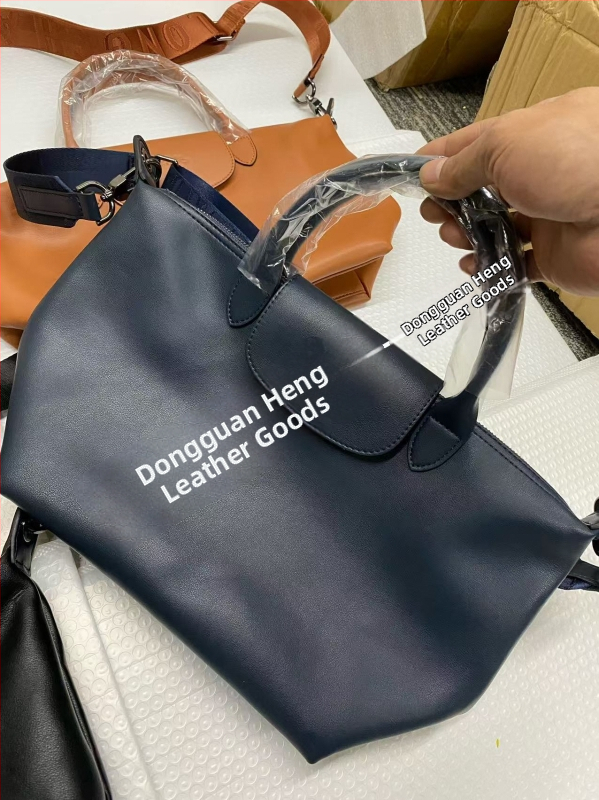 Taška na knedle z pravej teľacej kože, malá veľkosť, crossbody a do ruky, priestranná taška na každodenné nosenie s textúrovanou povrchovou úpravou