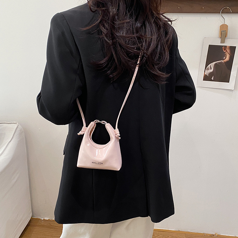 Genți pentru femei cu design de nișă — Primăvara 2026, geantă de umăr crossbody, geantă de damă elegantă în formă de dumpling