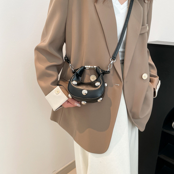 2025 Geantă de damă crossbody minimalistă, cu ținte metalice, mică pătrată, pentru uz zilnic
