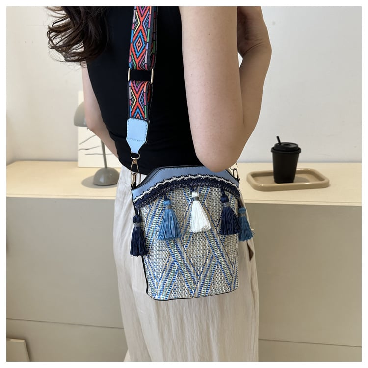 Geantă tipă găleată cu ciucuri, stil etnic, PU, mărime medie, pentru umăr sau crossbody, vară 2023