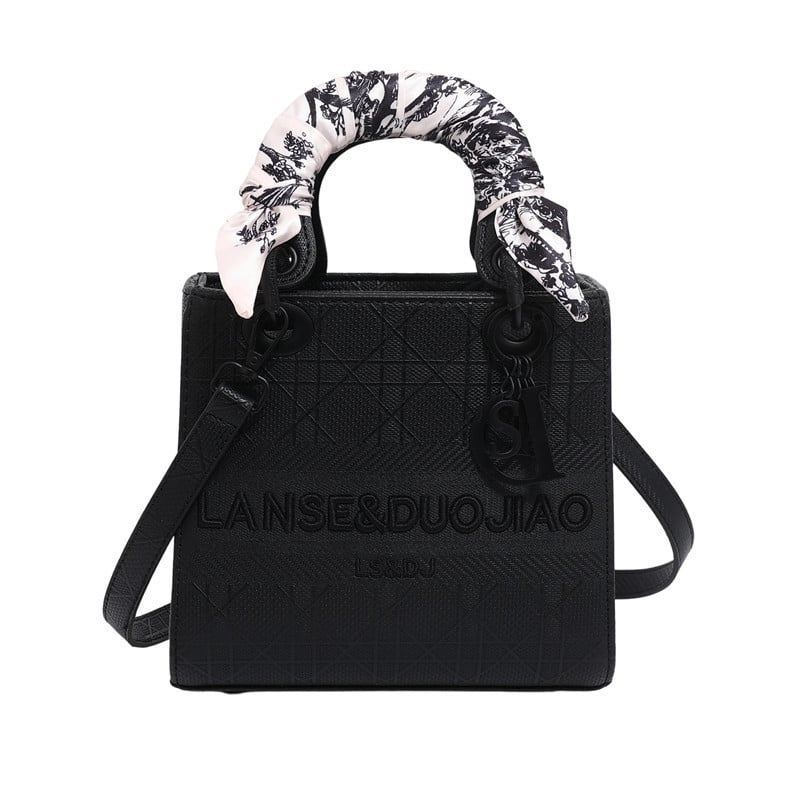 Geantă crossbody Diana, broderie și eșarfă de mătase, stil urban pentru femei