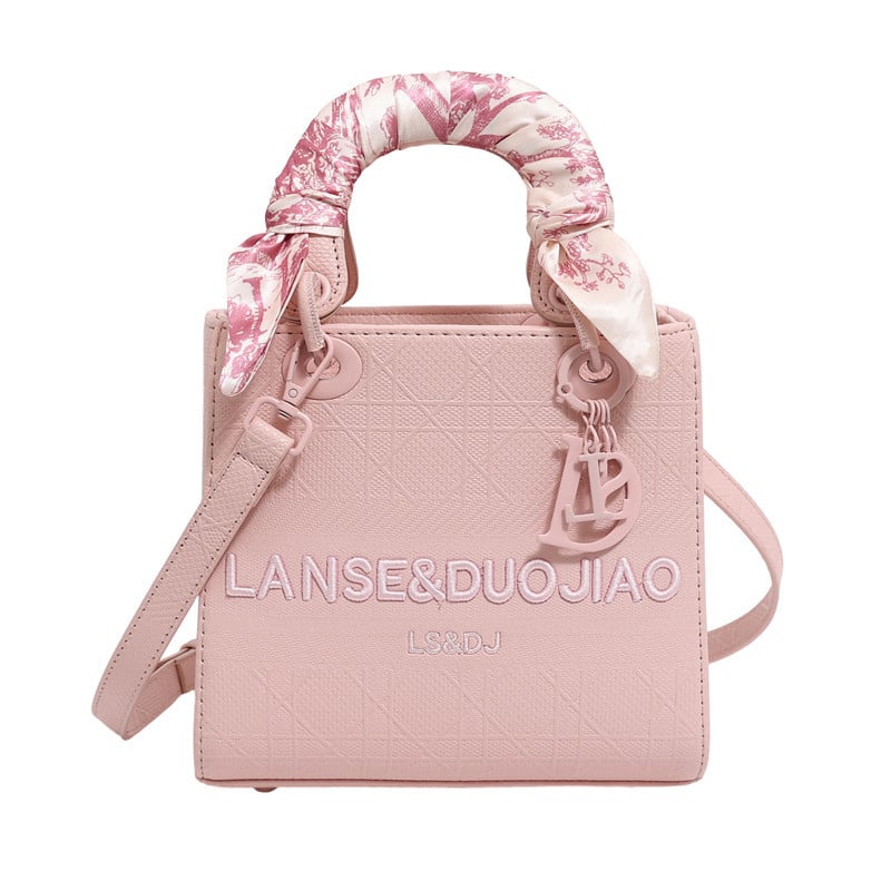 Geantă crossbody Diana, broderie și eșarfă de mătase, stil urban pentru femei