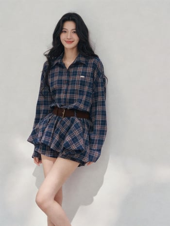 Set two-piece pentru femei: rochie-bluză în carouri cu guler polo și fustă scurtă