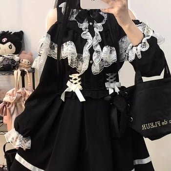 Set din două piese în stil japonez: bluză cu dantelă la tiv și umeri goi, mâneci lungi, și fustă puff Lolita cu funda