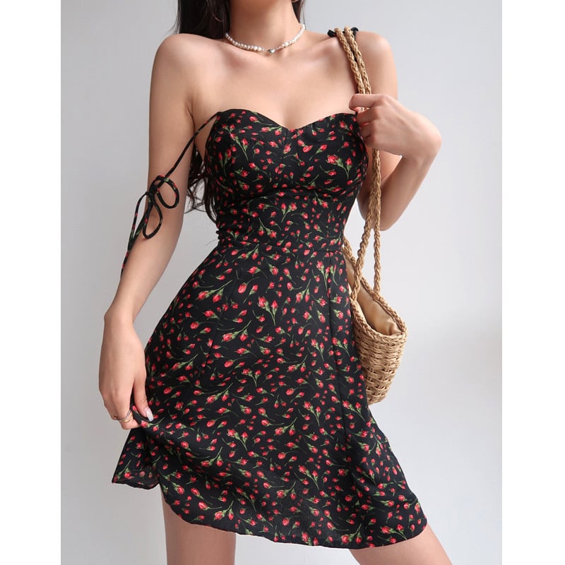 Rochie florală în linie A, fără mâneci, bretele subțiri, decolteu în V, rochie scurtă de plajă