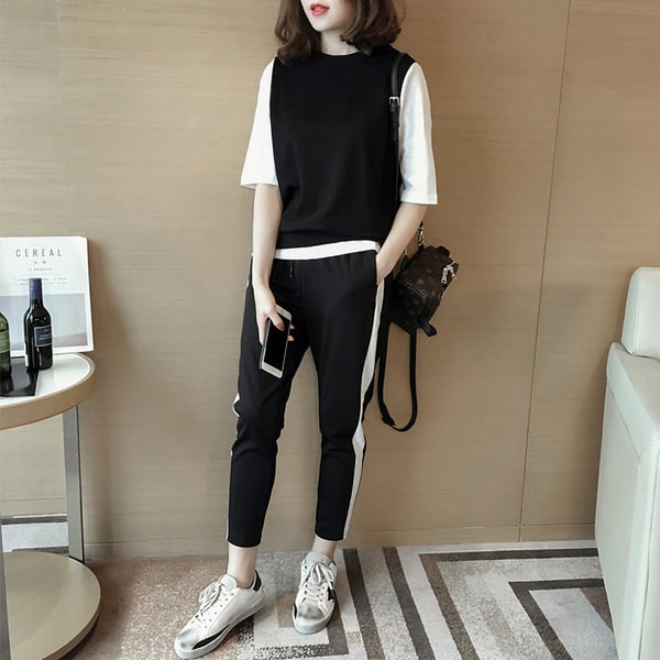 Set două piese tricou cu mânecă scurtă în blocuri de culoare și pantaloni hareem casual