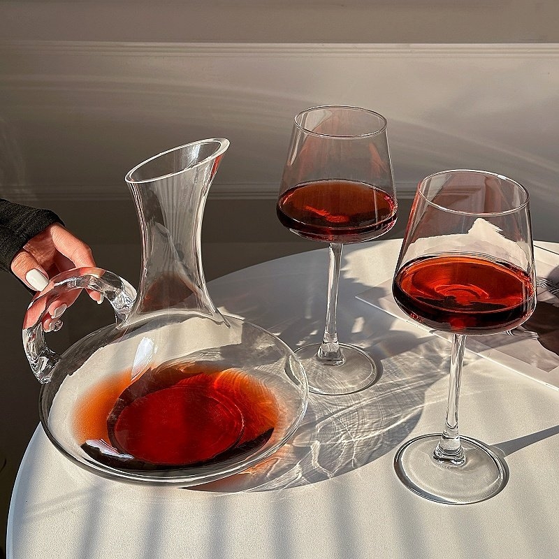 Decantor din sticlă pentru vin roșu cu set de pahare, capacitate 1000 ml, design modern minimalist