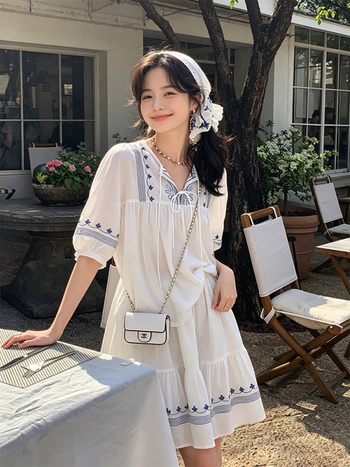 Set two-piece cu broderie floral în stil francez, pentru femei, vara 2026