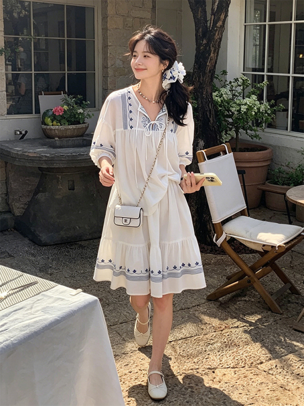 Set two-piece cu broderie floral în stil francez, pentru femei, vara 2026