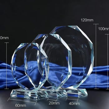 Trofeu din cristal octagonal alb, piesă negravată pentru gravură