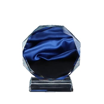 Trofeu din cristal octagonal alb, piesă negravată pentru gravură