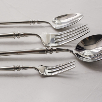 Set de tacâmuri occidentale din oțel inoxidabil 304, cuțit pentru friptură, furculă, lingură și furculiță de desert, linguriță de desert, design retro luxos