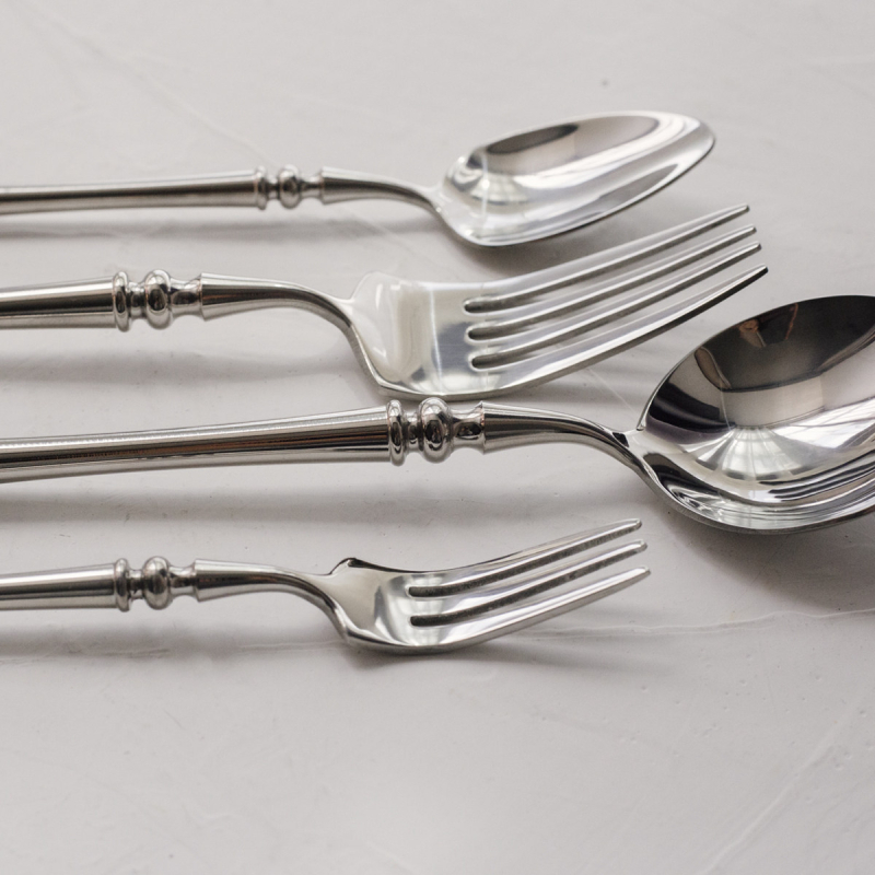 Set de tacâmuri occidentale din oțel inoxidabil 304, cuțit pentru friptură, furculă, lingură și furculiță de desert, linguriță de desert, design retro luxos