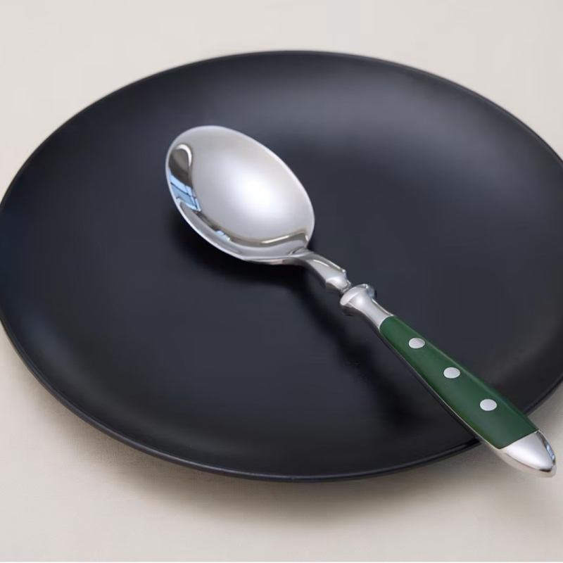 Set de tacâmuri din oțel inoxidabil 430, trei piese (cuțit, furculiță, lingură) pentru hoteluri și restaurante occidentale, stil retro