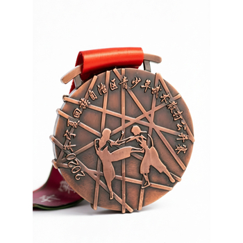 Metalno odličje, prilagođeno maratonu, sportskim natjecanjima, plesnim natjecanjima i nogometu — zlatno odličje