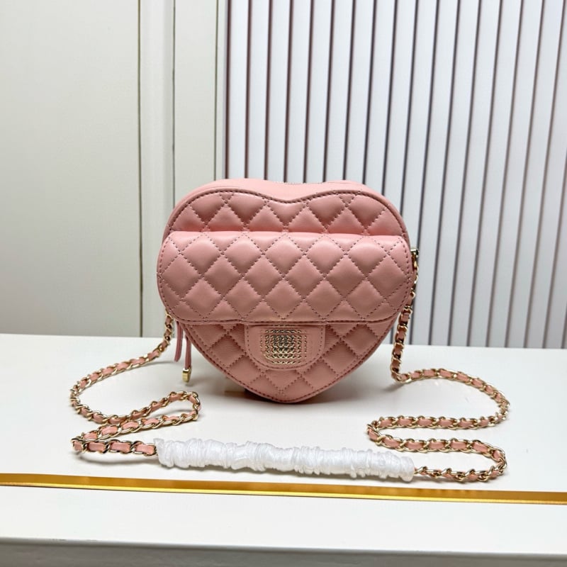 Geantă inimă în stil Chanel, quilt diamantat, curea din lanț, mini geantă pentru telefon