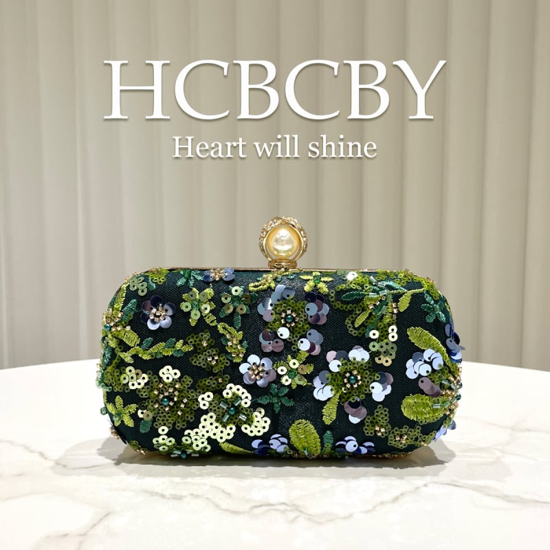 Geantă clutch verde închis cu paiete lucioase brodate cu mărgele, accesoriu elegant pentru femei.
