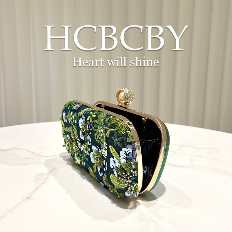 Geantă clutch verde închis cu paiete lucioase brodate cu mărgele, accesoriu elegant pentru femei.