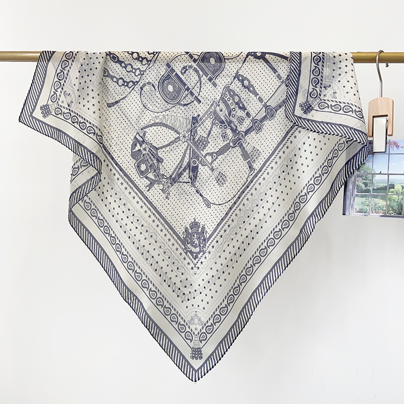 Nyári divat: 70x70 cm-es kvadratikus sál elegáns fonalból, retro színblokkokkal, női nyakra való sál és dekoratív vállkendő tavasz–nyárra